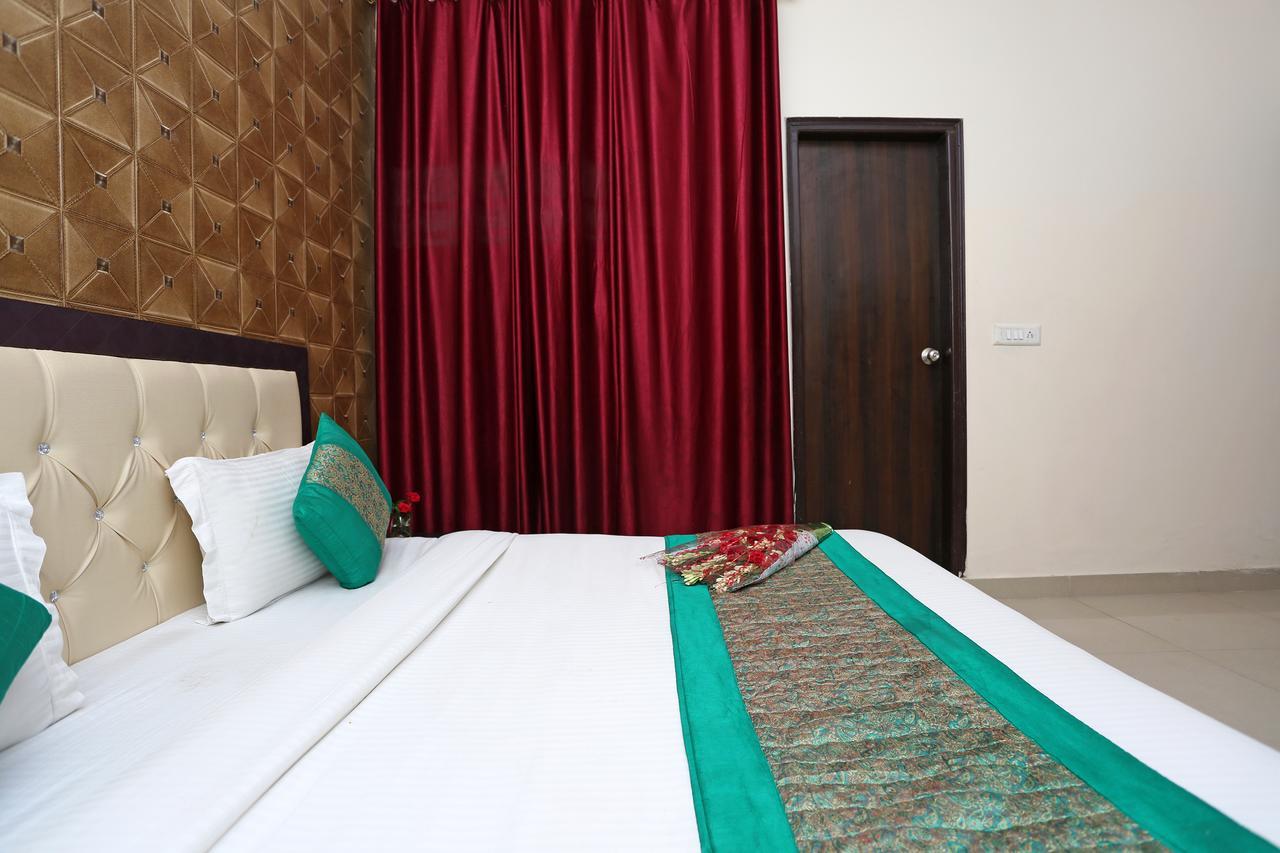 Hotel Avalon Nowe Delhi Zewnętrze zdjęcie